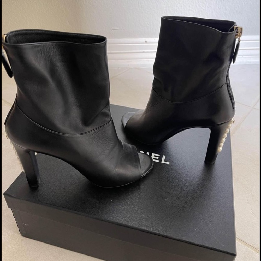 Chanel boots 100% authentic